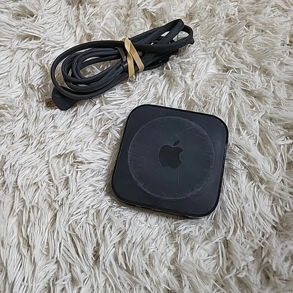 Apple TV A1469 (3rd Generation) HD Media Streaming Device - No Remote